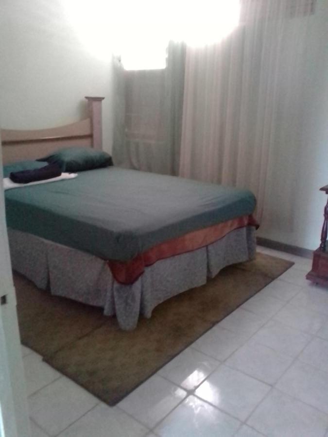 Ferienwohnung Nice Oakwood Constant Spring Rd Apt Kingston Exterior foto