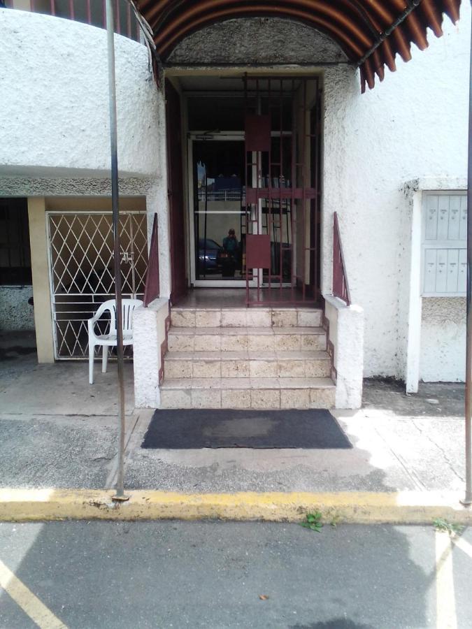 Ferienwohnung Nice Oakwood Constant Spring Rd Apt Kingston Exterior foto