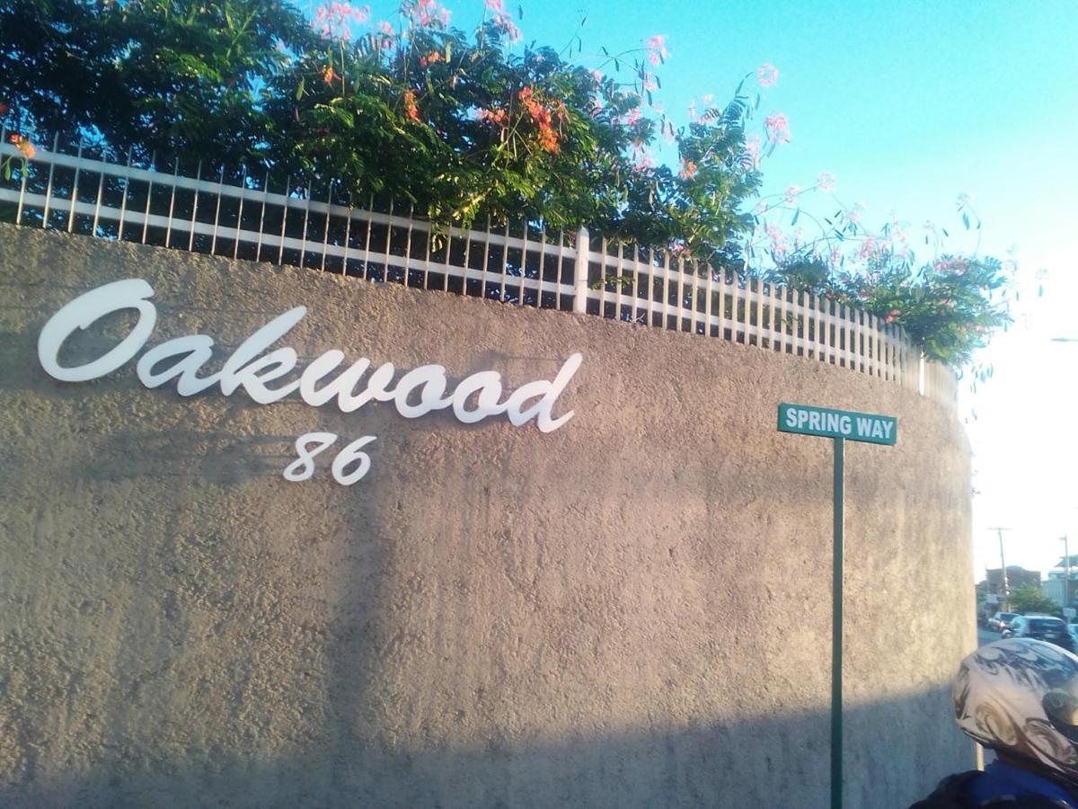 Ferienwohnung Nice Oakwood Constant Spring Rd Apt Kingston Exterior foto