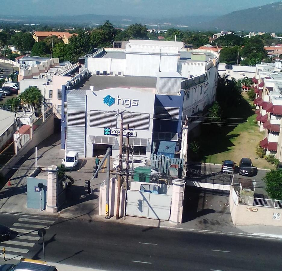 Ferienwohnung Nice Oakwood Constant Spring Rd Apt Kingston Exterior foto